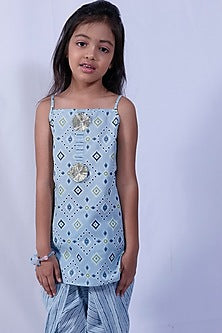 Blue Printed Kurta Set For Girls by Pankhuri by Priyanka - Kids at Pernia's Pop Up Shop