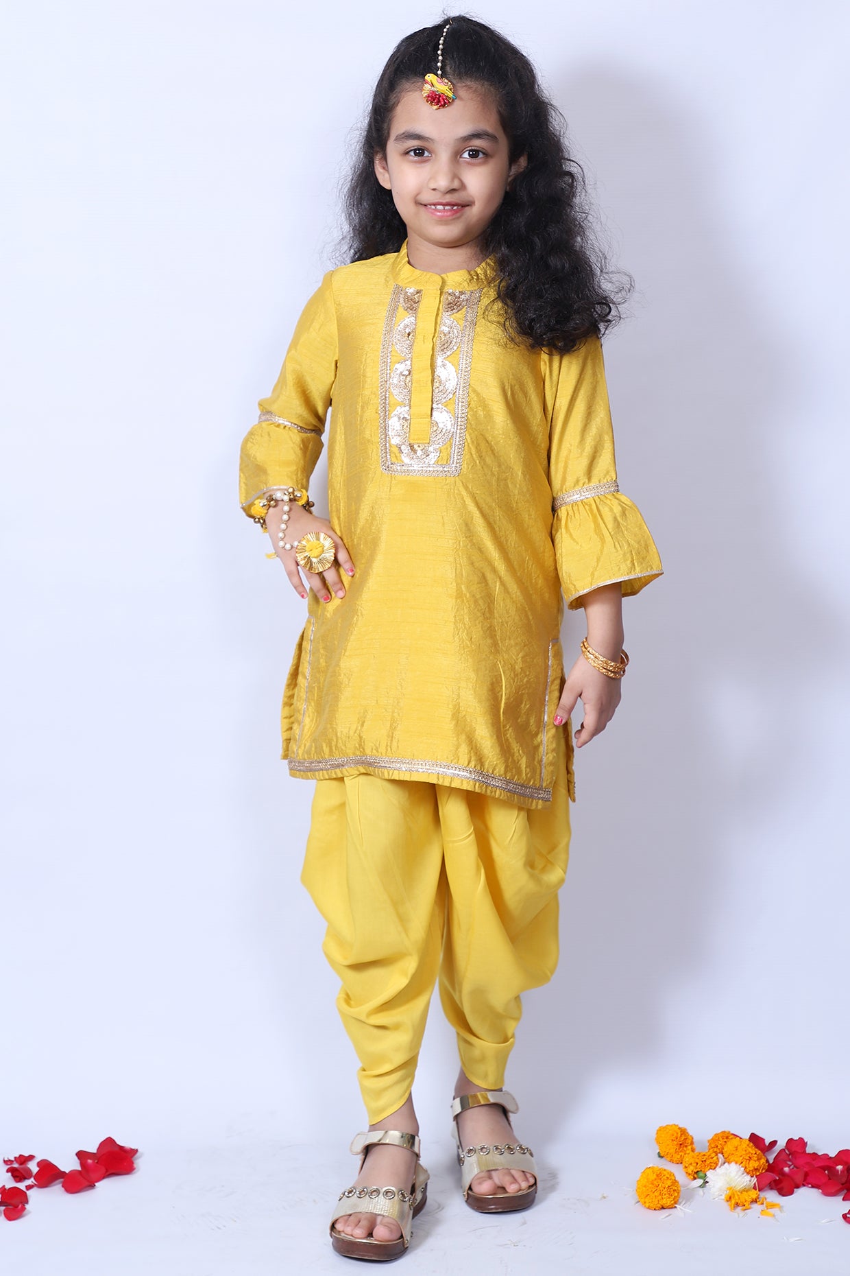 Yellow Lace Kurta Set For Girls by Pankhuri by Priyanka - Kids at Pernia's Pop Up Shop