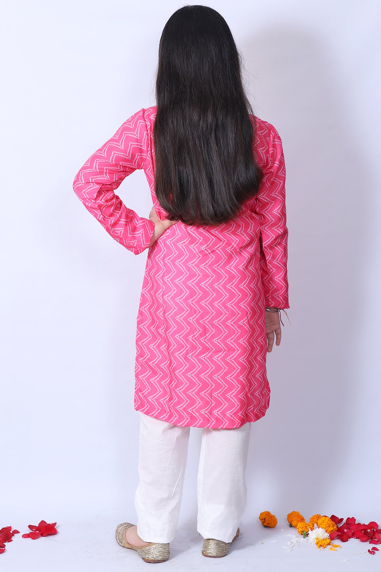 Pink Embroidered Kurta Set For Girls by Pankhuri by Priyanka - Kids at Pernia's Pop Up Shop
