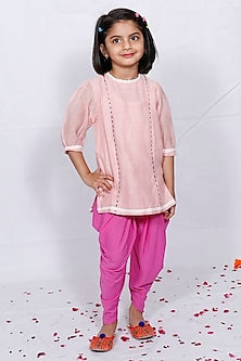 Pink Block Printed Kurta Set For Girls by Pankhuri by Priyanka - Kids at Pernia's Pop Up Shop