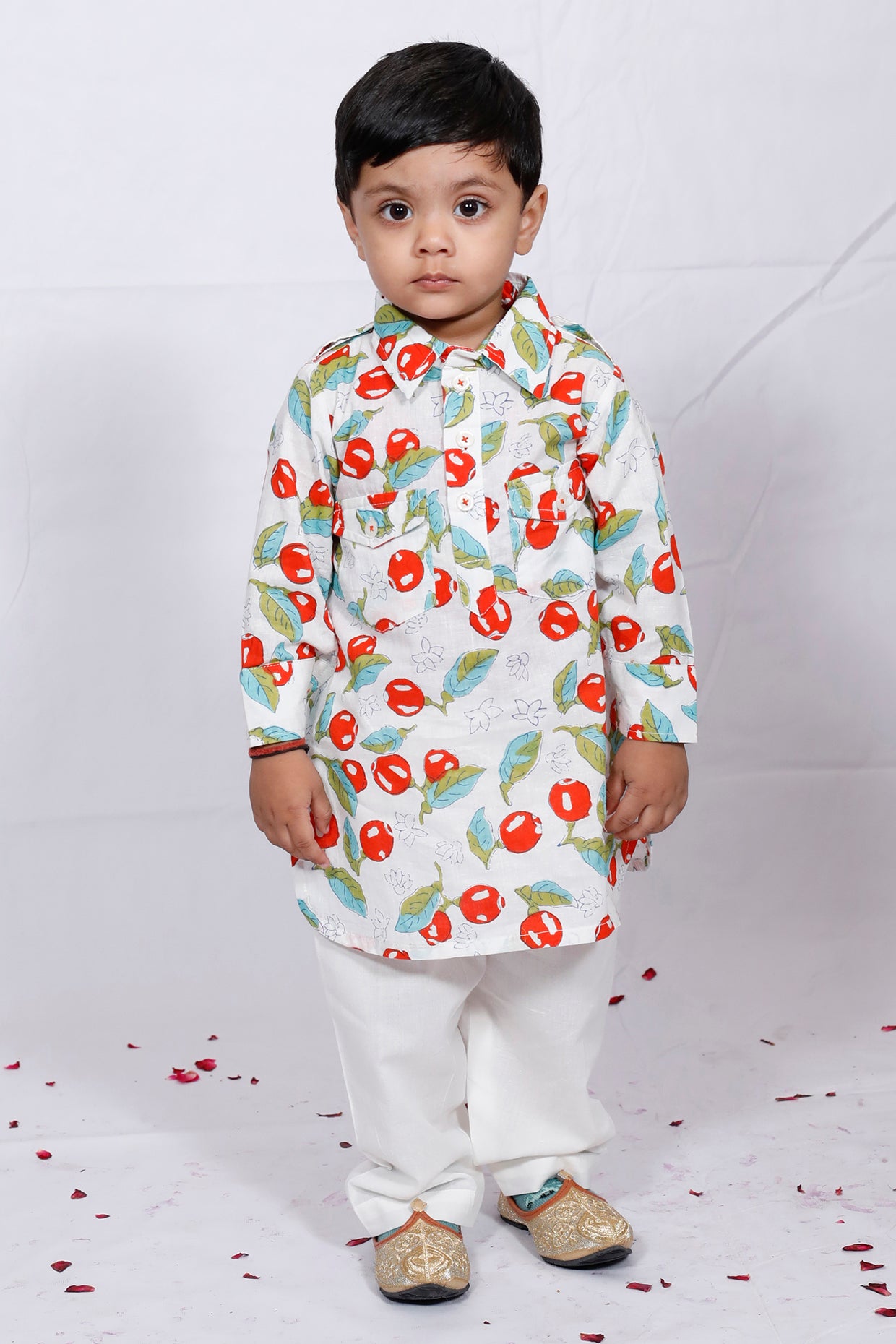 White Cotton Printed Kurta Set For Boys by Pankhuri by Priyanka - Kids at Pernia's Pop Up Shop